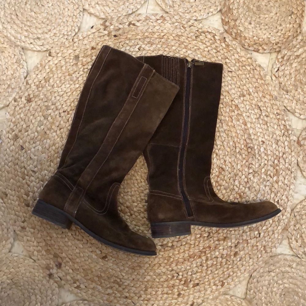 Guess brown suede boots